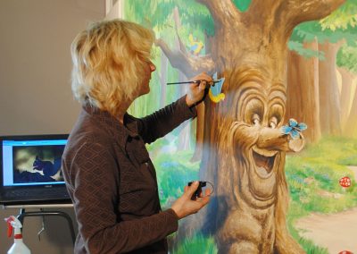 muurschildering kinderkamer sprookjesboom