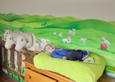 muurschildering-babykamer-schapen